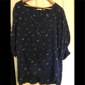 V neck shirt with dragonflies